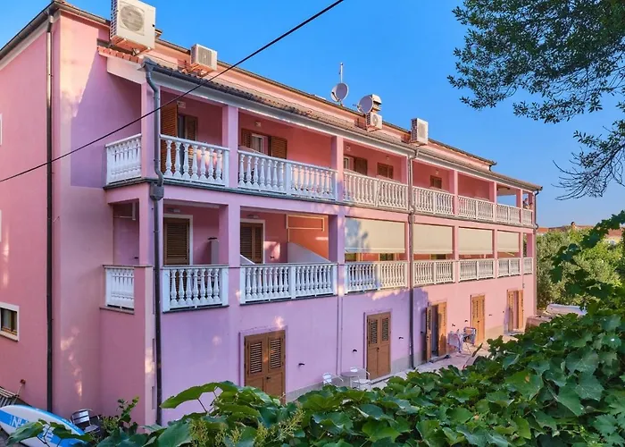 With A Parking Space Veli Losinj, Losinj - 21045 بيت ضيافة Veli Lošinj